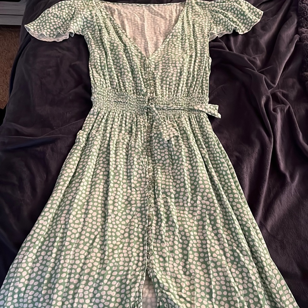 Vici High low flowy green polk a dot dress